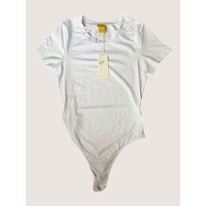 Daisy White Short Sleeve Bodysuit M NWT Two Snap Closure DB3417 Solid